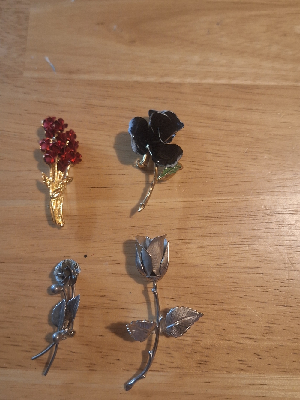 Black and Red Floral Brooch Set - Women Jewelry